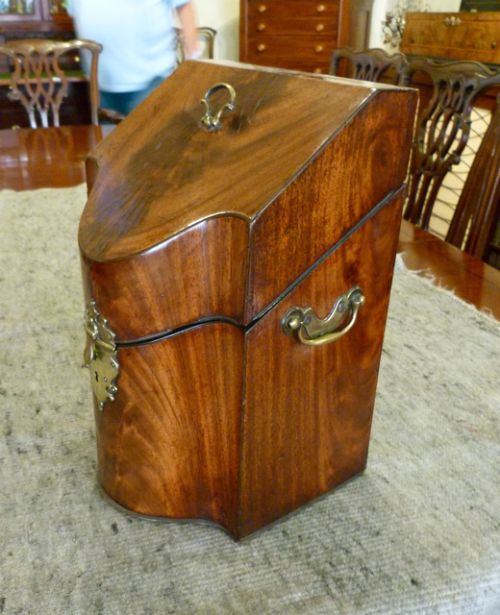 A Well-figured 18th Century Knife Box