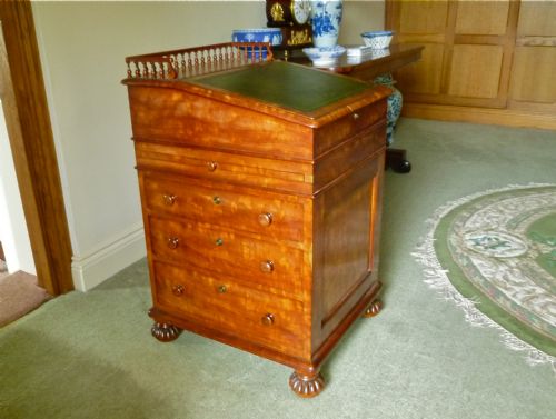 A Truly Superb Davenport by Gillows!