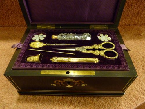 Charming French Sewing Box/nécessaire