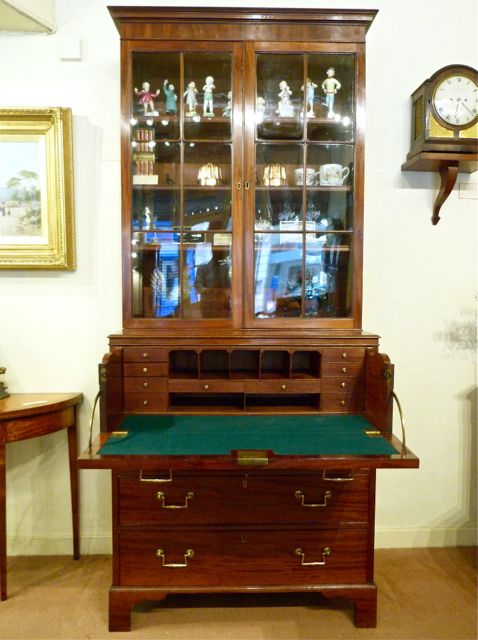 fig 1. FINE LATE 18TH CENTURY SECRETAIRE-BOOKCASE
