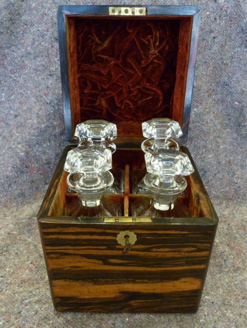 Good Coromandel-wood Decanter Box