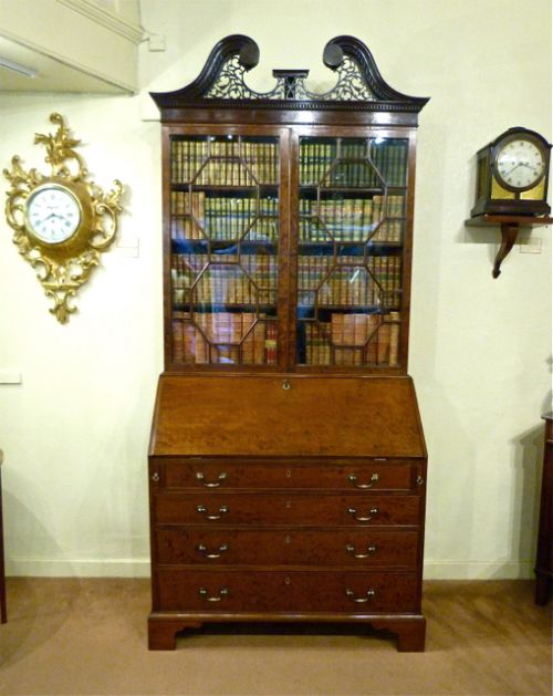 A Very Fine George III Chippendale Period Bureau Boockase