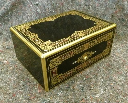 fig 1. A SUPERB FRENCH LADY'S DRESSING & JEWELLERY BOX