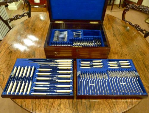 Good Canteen of Plated Cutlery for 12 Places