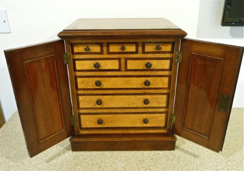 Good Rosewood Collectors Cabinet