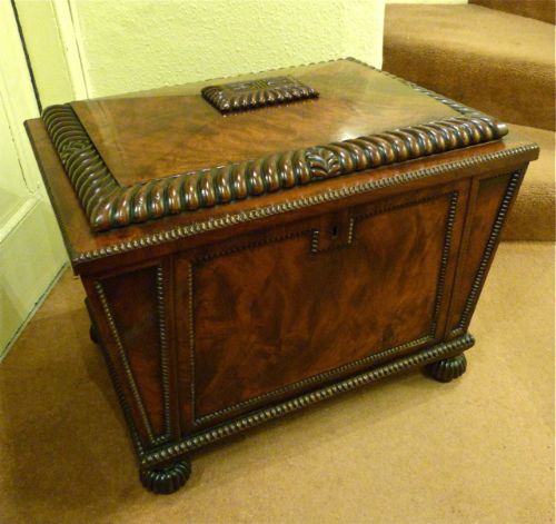 Gillows: Fine Mahogany Wine Cellarette