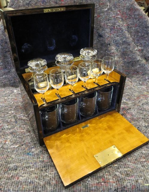 Impressive Fitted Decanter Box and Full Contents