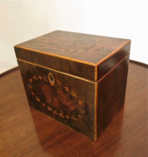 A Pretty and Small Hepplewhite Period Tea Caddy