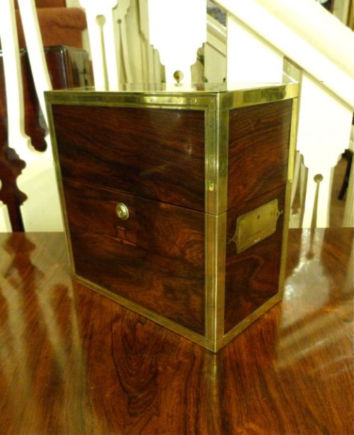fig 1. QUALITY DECANTER BOX WITH TWO MAGNUM DECANTERS