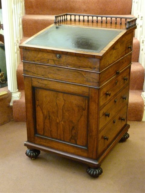 Fine Rosewood Davenport by Gillows of Lancaster