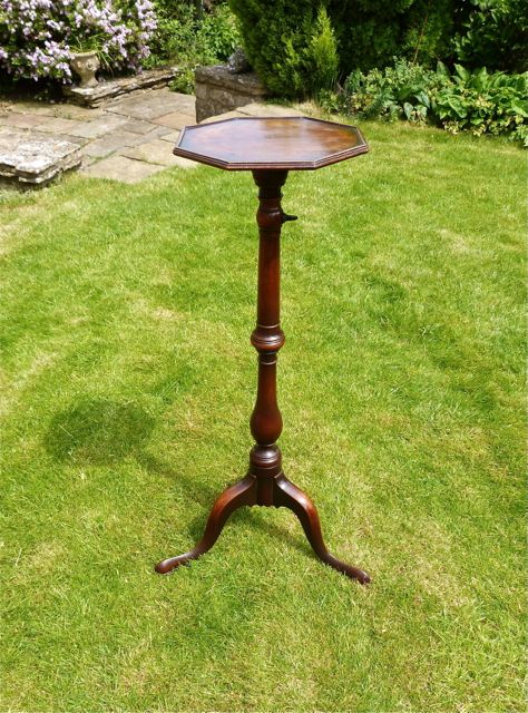 18th Century Mahogany Adjustable Candle-stand