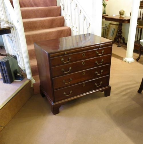 fig 1. GEORGE III MAHOGANY CHEST-OF-DRAWERS OF COMPACT SIZE