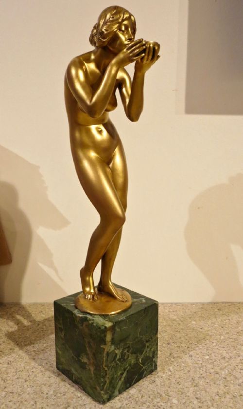"Trinkender Frauenakt"  Bronze by Victor Seifert