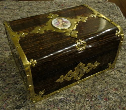 A Fine Victorian Fitted Jewellery Box