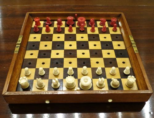Jaques 'In Statu Quo' Travelling Chess Set