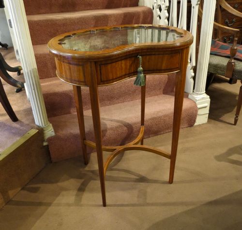 Sheraton Revival Satinwood Display Table