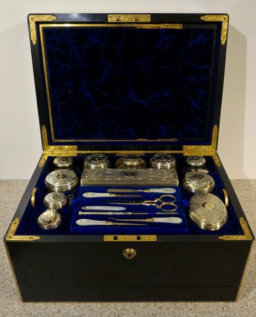 fig 1. WONDERFUL LADYS FITTED DRESSING CASE