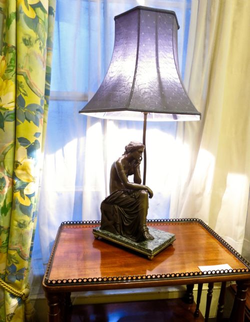 Charming Bronze Table Lamp