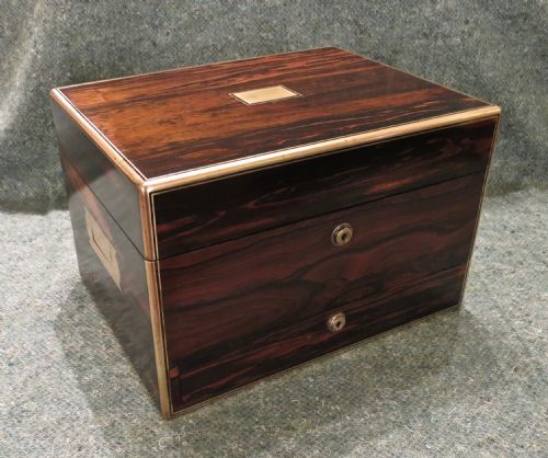 fig 1. LADYS SILVER-FITTED DRESSING CASE