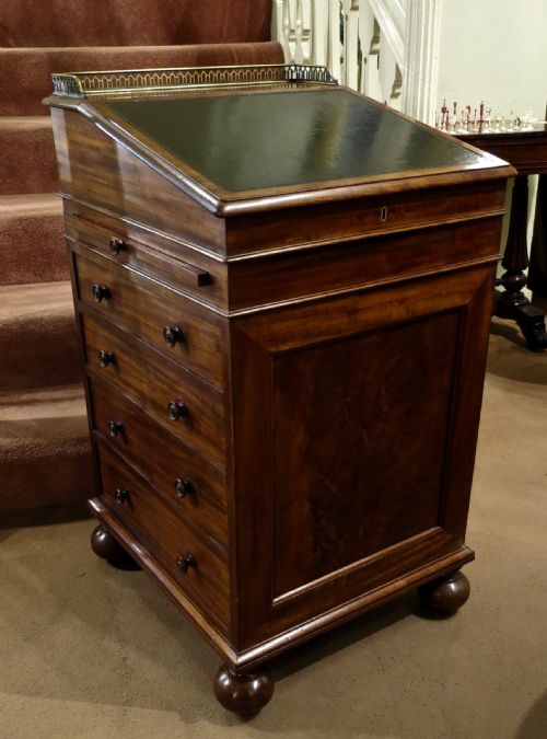 Gillows of Lancaster: Mahogany Davenport