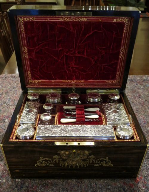 Ladys Inlaid & Well Fitted Dressing Case