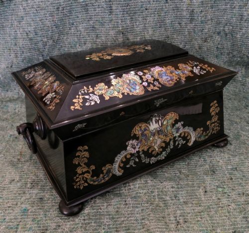 Very Fine Fitted Regency Sewing Box