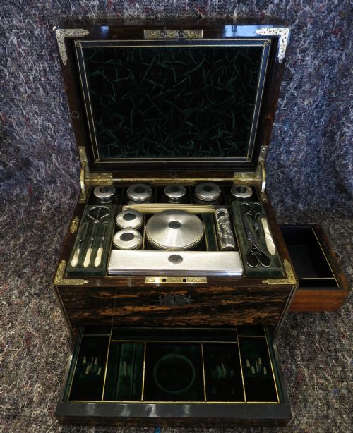 Good Gentleman's Fitted Dressing Case