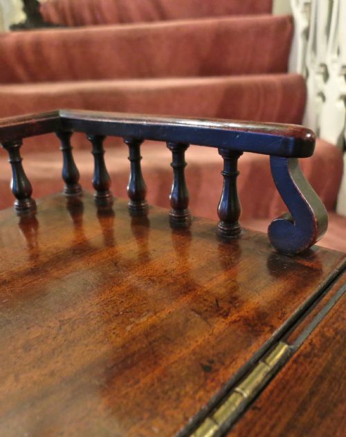 fig 1. GILLOWS OF LANCASTER: FINE SLIDING-TOP DAVENPORT