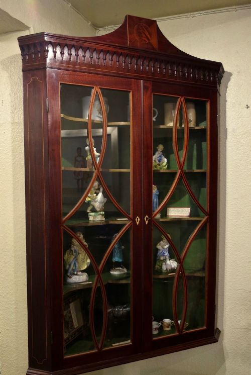 Exceptional George IV Hanging Corner Cabinet
