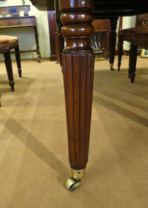 Exceptional George III Mahogany Dining Table