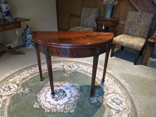 A Beautiful Hepplewhite "Demi-lune" Tea Table