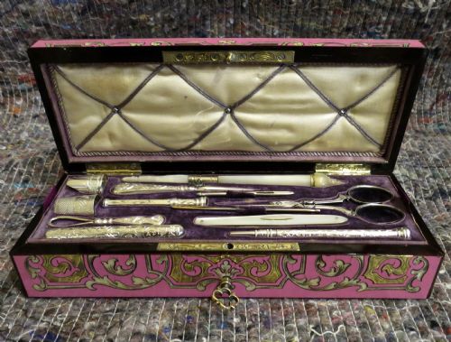 Delightful Fully-fitted Lady's Sewing Box