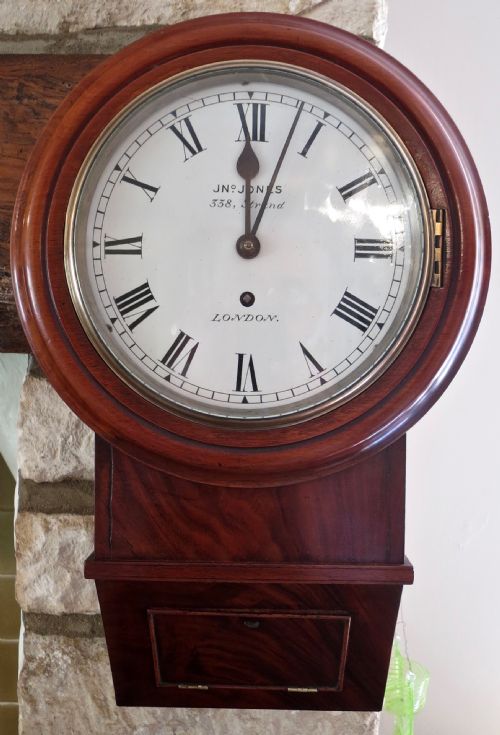 A Pretty 8-Inch Drop-dial Wall Clock