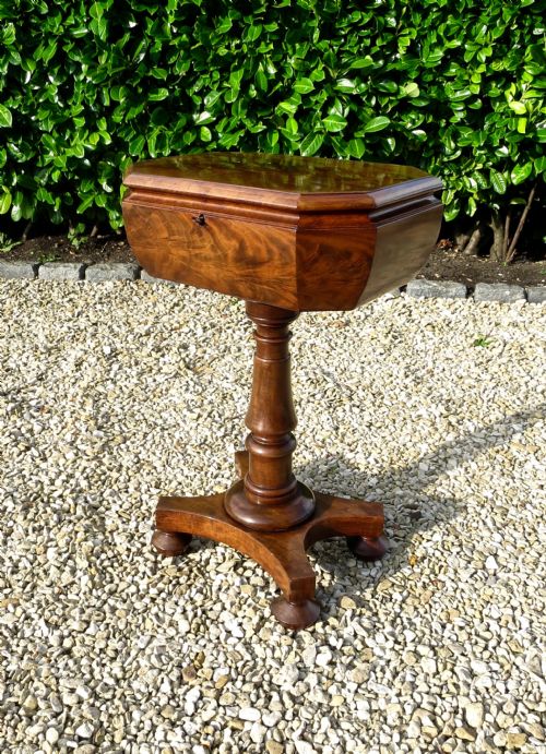 Gillows of Lancaster: A Mahogany Teapoy