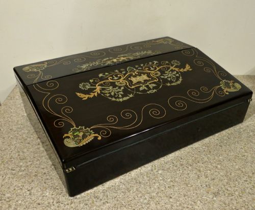 Very Fine Lady's Inlaid Writing Box