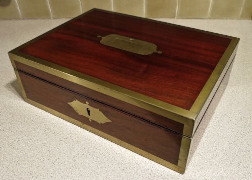 fig 1. GEORGE III GENTS FITTED DRESSING CASE
