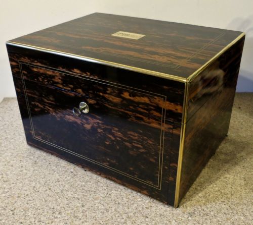 fig 1. LADY'S DRESSING AND JEWELLERY CASE
