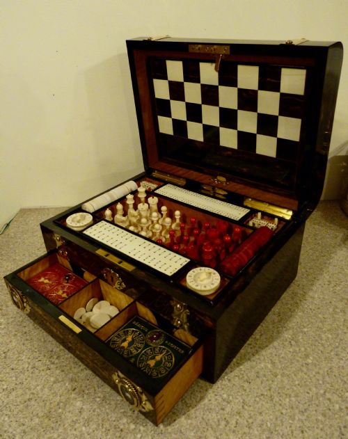 fig 1. VERY FINE FULLY FITTED GAMES COMPENDIUM
