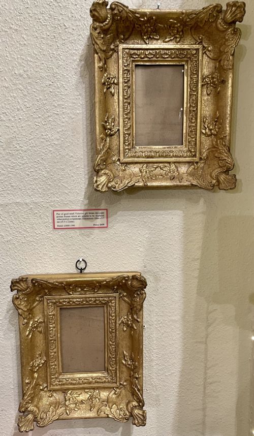 Pair of Pretty Small Victorian Gilt Foliate Decorated Picture Frames