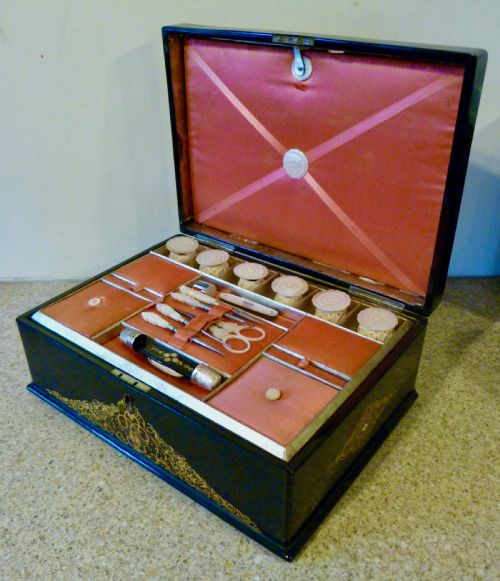 Pretty Victorian Fully-fitted Sewing Box
