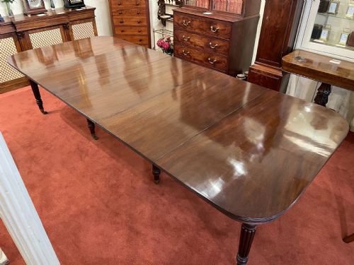 Impressive Solid Mahogany Extending Dining Table – Mid 19th Century