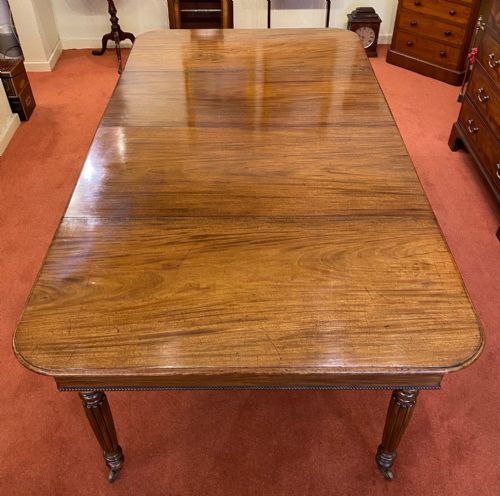 A Good Early 19th Century Mahogany Extending Dining Table (Seats 10)
