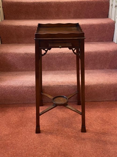 Chippendale Period Mahogany Urn Stand