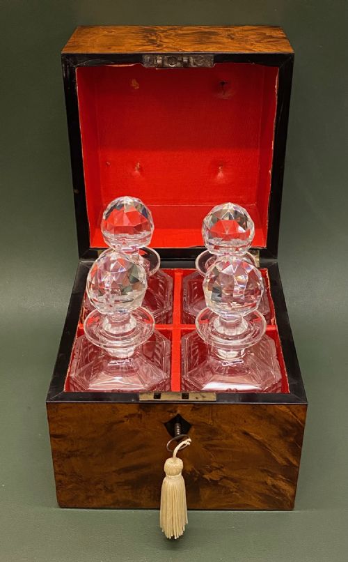 Lovely Burr Walnut Decanter Box