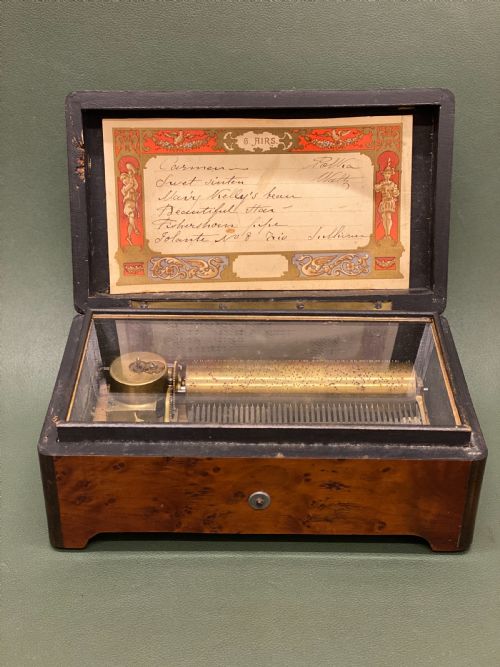 fig 2. 19th century Burr Yew-wood cased music box, of small size, playing 6 beautiful Airs