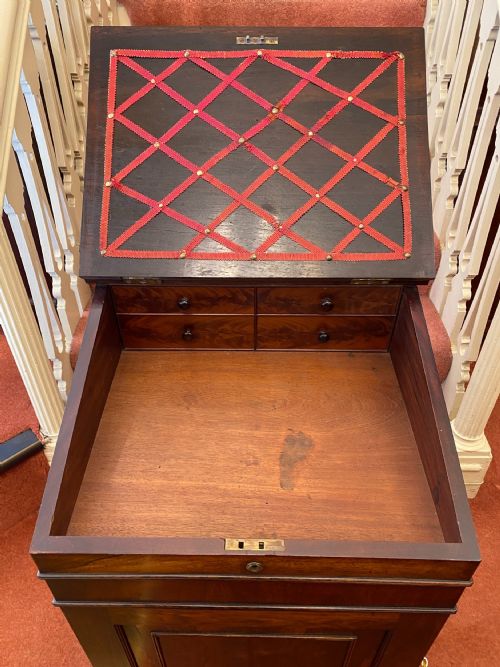 fig 3. A fine quality rosewood DAVENPORT by Gillows of Lancaster