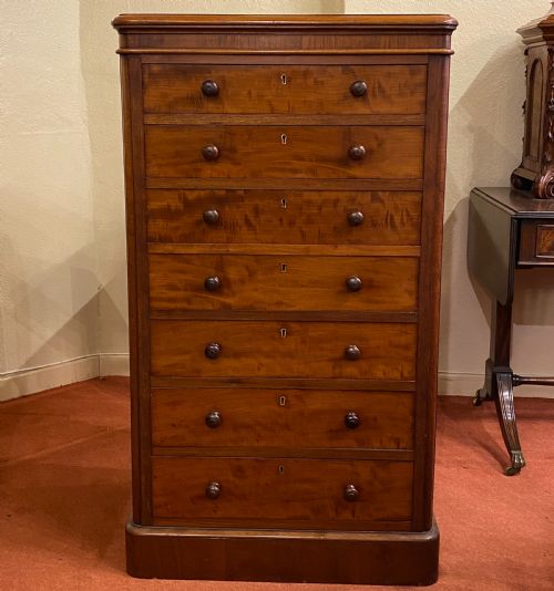 19th Century Solid Mahogany "Wellington Style" Chest of 7 Graduating Drawers