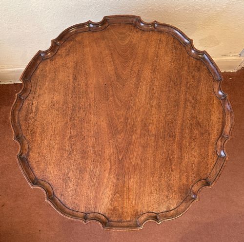 MID19TH CENTURY TILTTOP MAHOGANY OCCASIONAL TABLE WITH SCALLOPED EDGE - ADDITIONAL PHOTO 5
