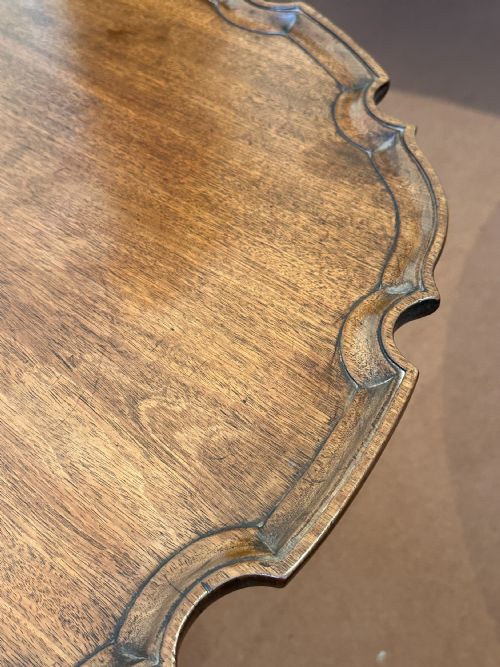 MID19TH CENTURY TILTTOP MAHOGANY OCCASIONAL TABLE WITH SCALLOPED EDGE - ADDITIONAL PHOTO 3