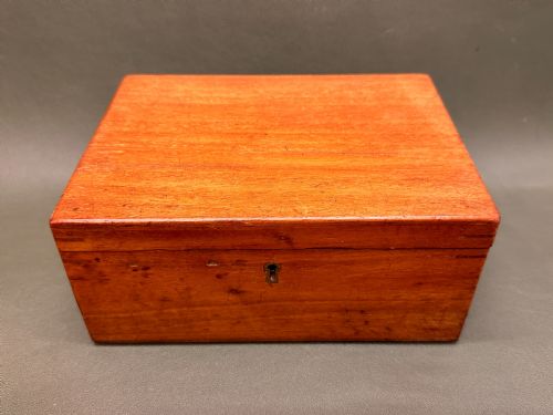 fig 1. Good quality boxed weighted STAUNTON Chess Set